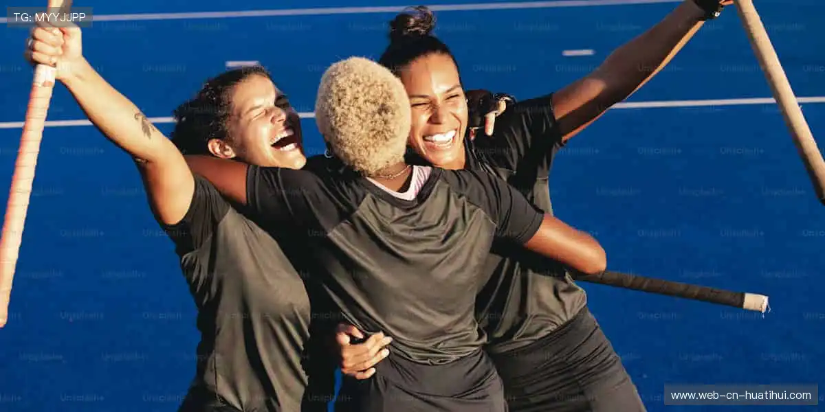 🎁【周边商城】限量潮品，把偶像的荣耀穿在身上！